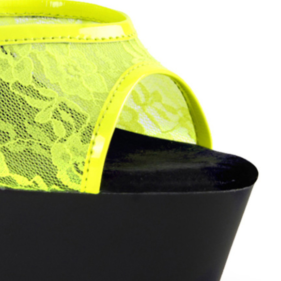 High Heel Platform Peep Toe Lace Glow Shoes - Picture 2 of 4